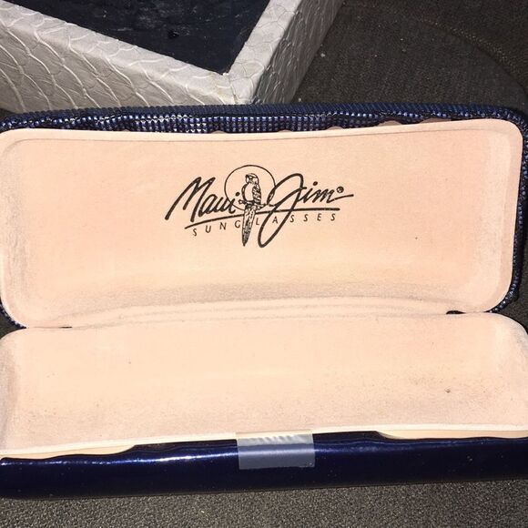 Blue Maui Jim Parrot textured sunglasses eyeglass clamshell with marks case - Picture 3 of 3